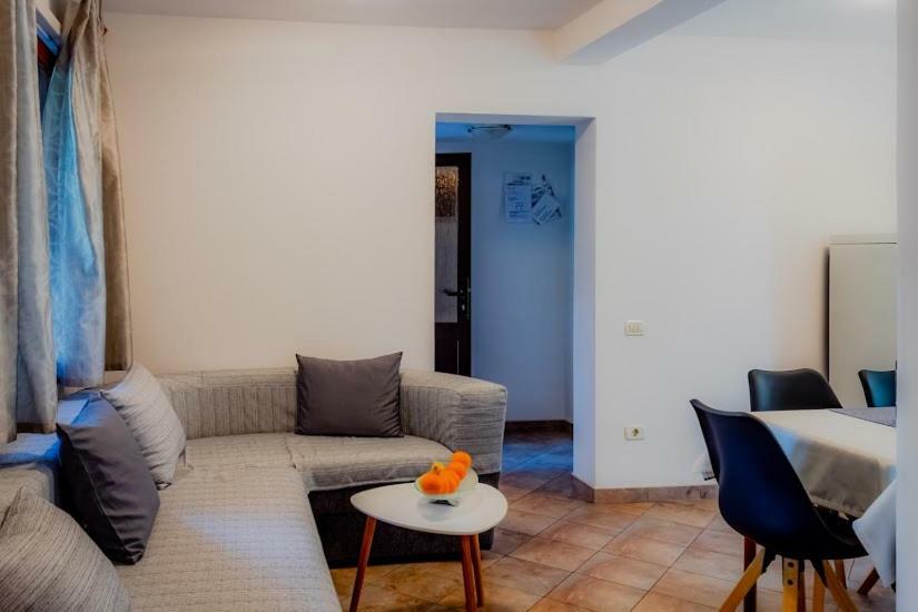 Apartment Katia Pula Exterior photo