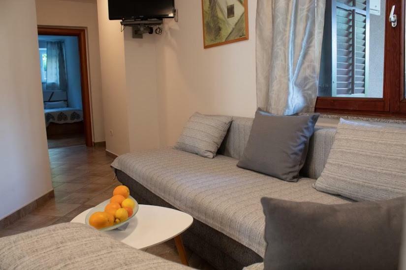 Apartment Katia Pula Exterior photo
