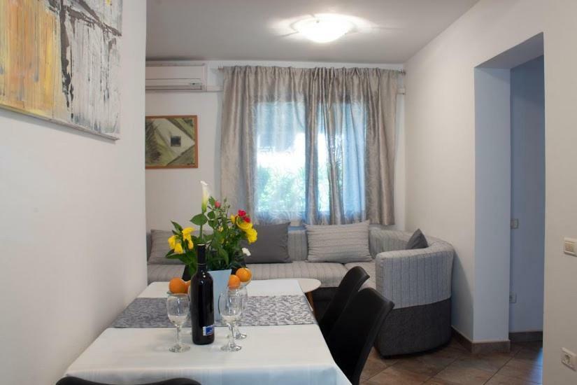Apartment Katia Pula Exterior photo